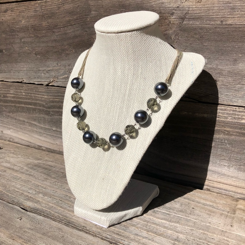 LOFT blue-pearl beaded necklace